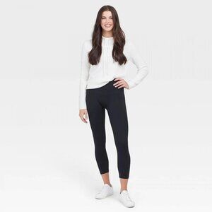 Assets by Spanx Seamless Shaping Capris